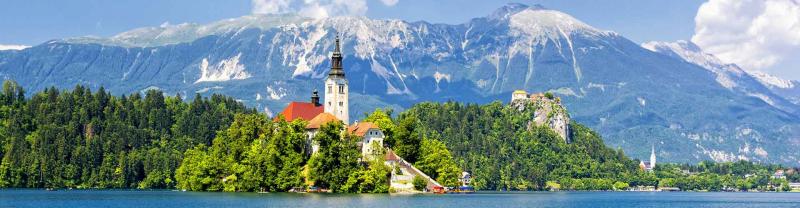 Lake and castle, Lake Bled in Slovenia