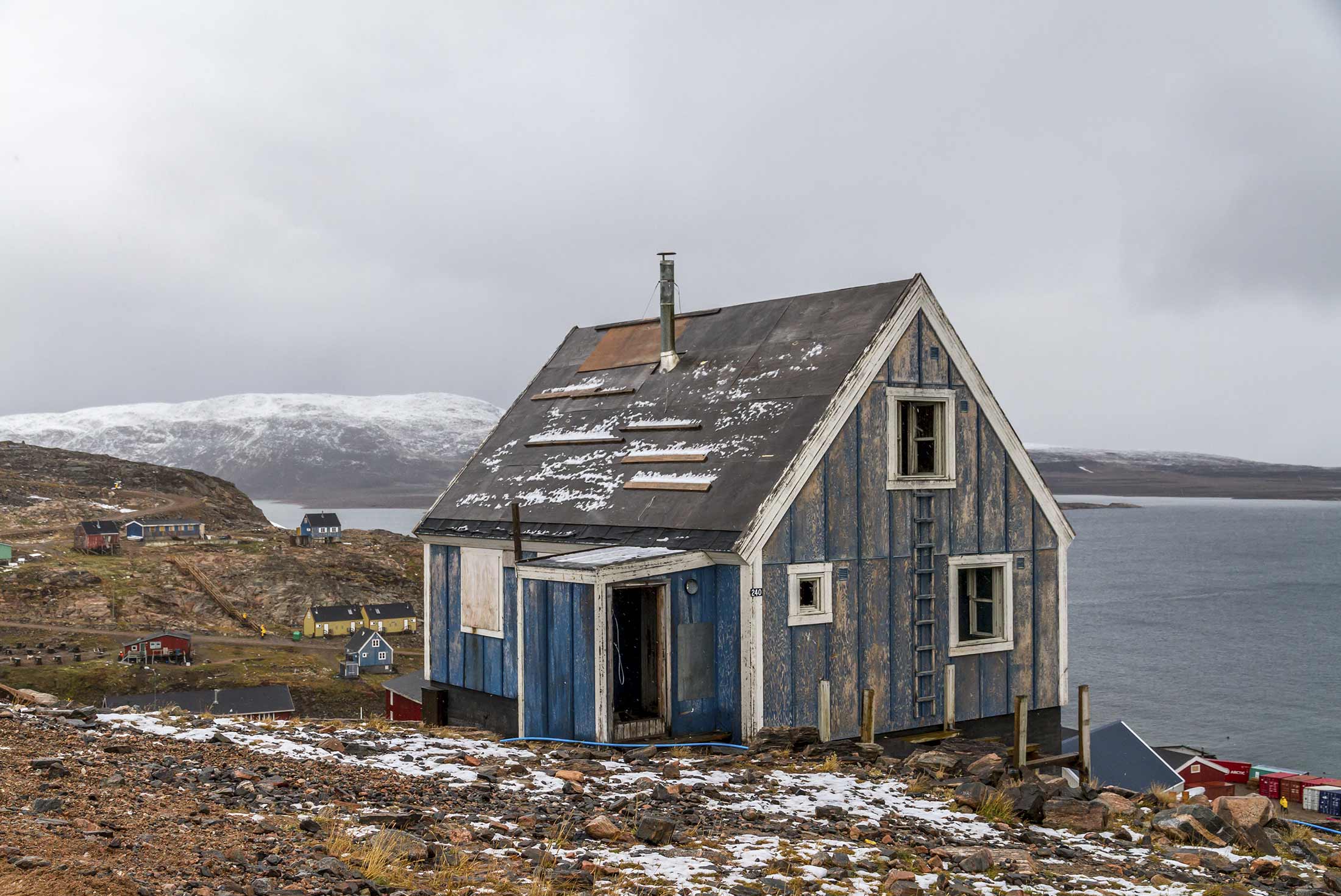 arctic-greenland-shack