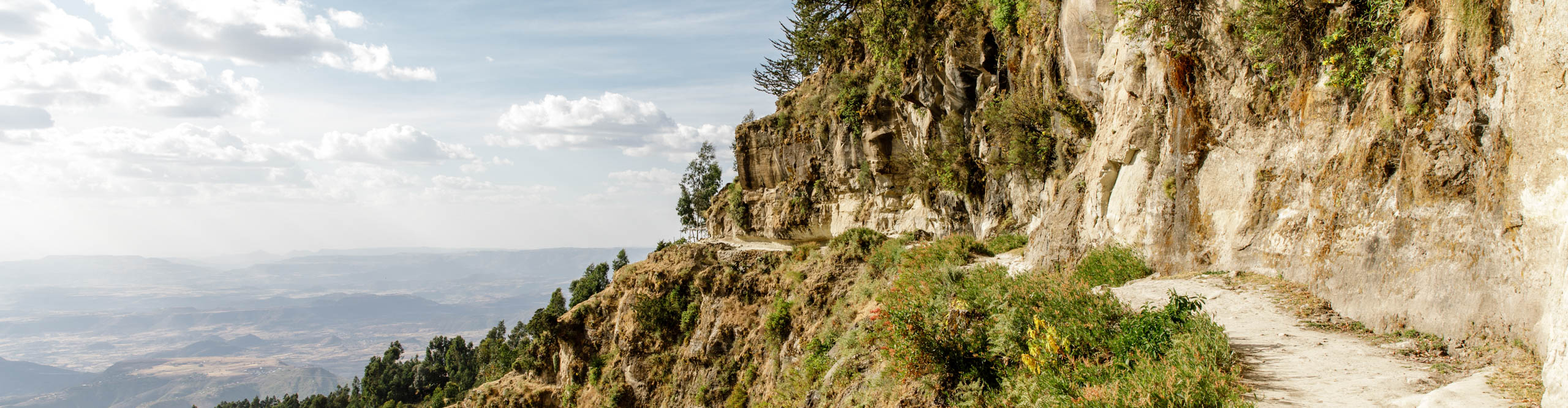 Hiking trail to Asheton Maryam Monastery