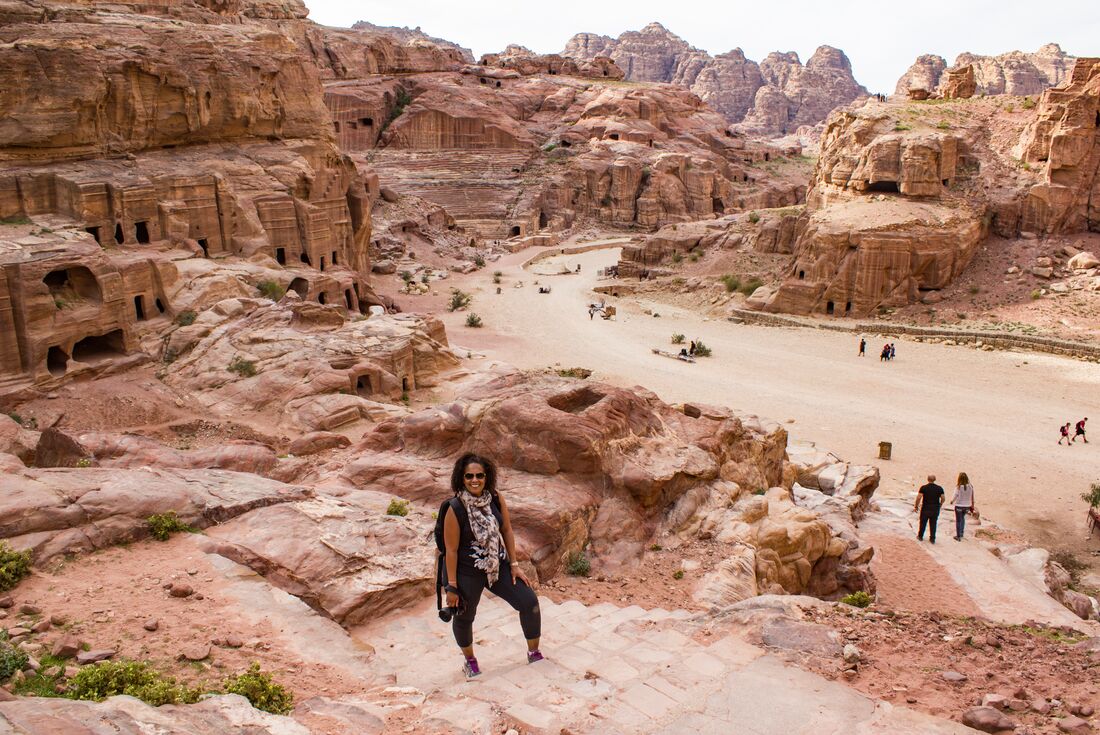 Traveller hikes to see rocky view of Petra 