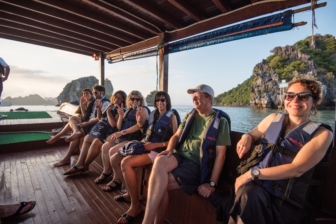 vietnam halong bay boat traveller group