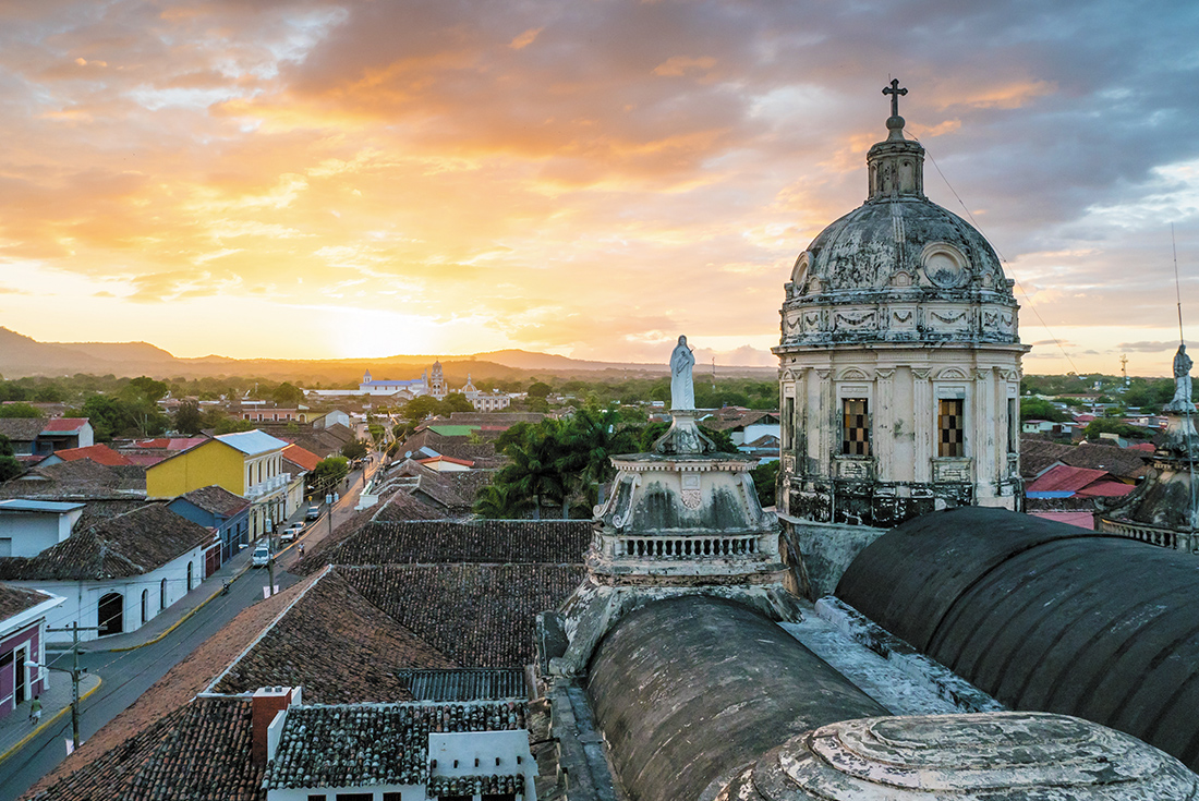 Explore the streets of the stunningly beautiful city of Granada in Nicaragua