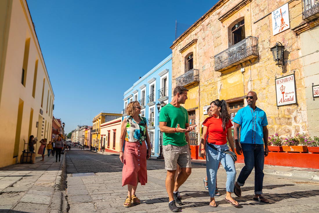 QBPM - Walking the colourful streets of Ooxaca city in Mexico