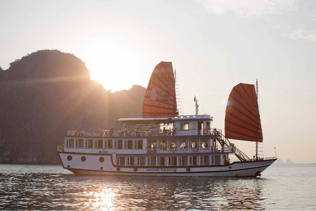 TVPS - Feature Stay: Halong Boat cruising
