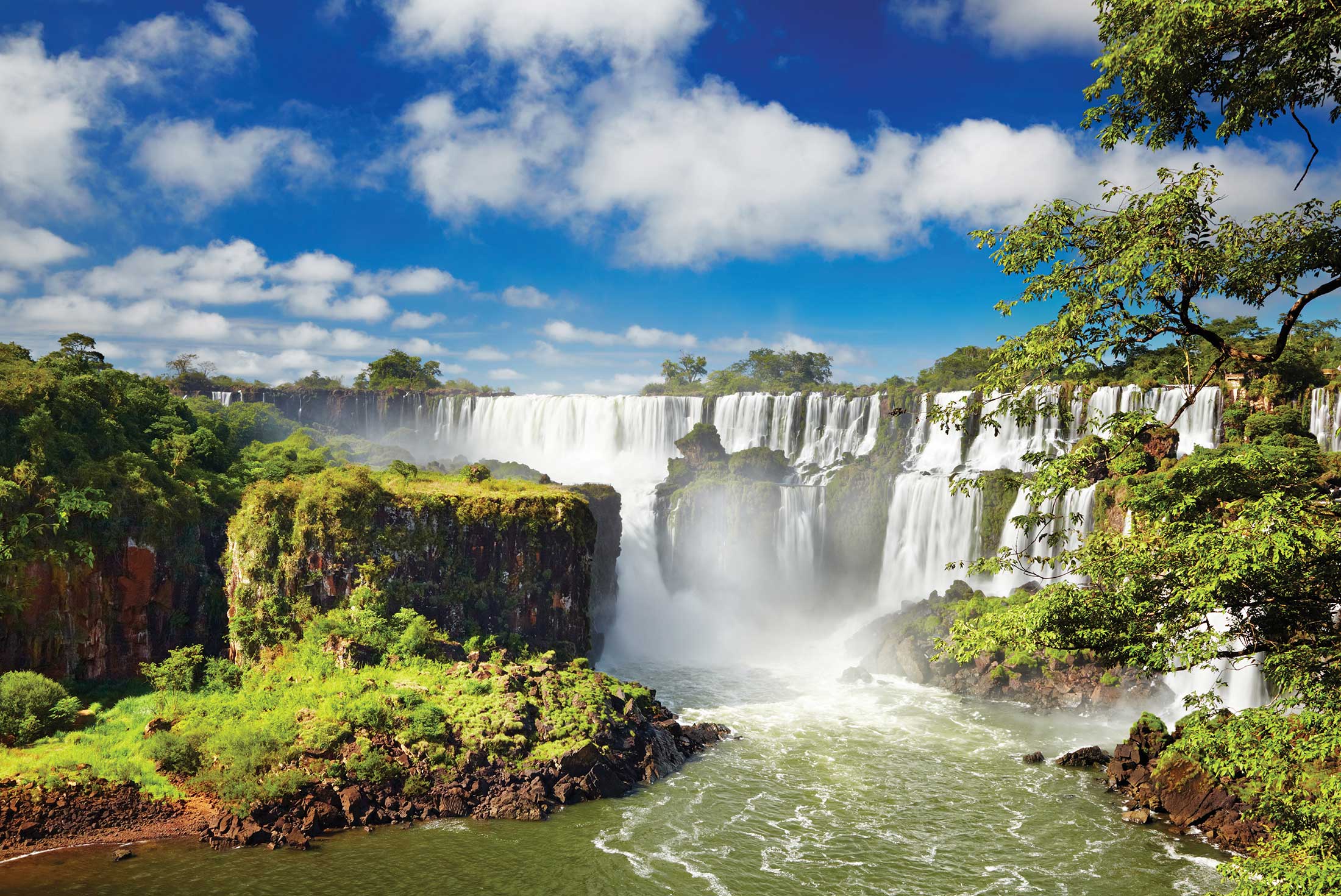 argentina-brazil-iguazu-falls