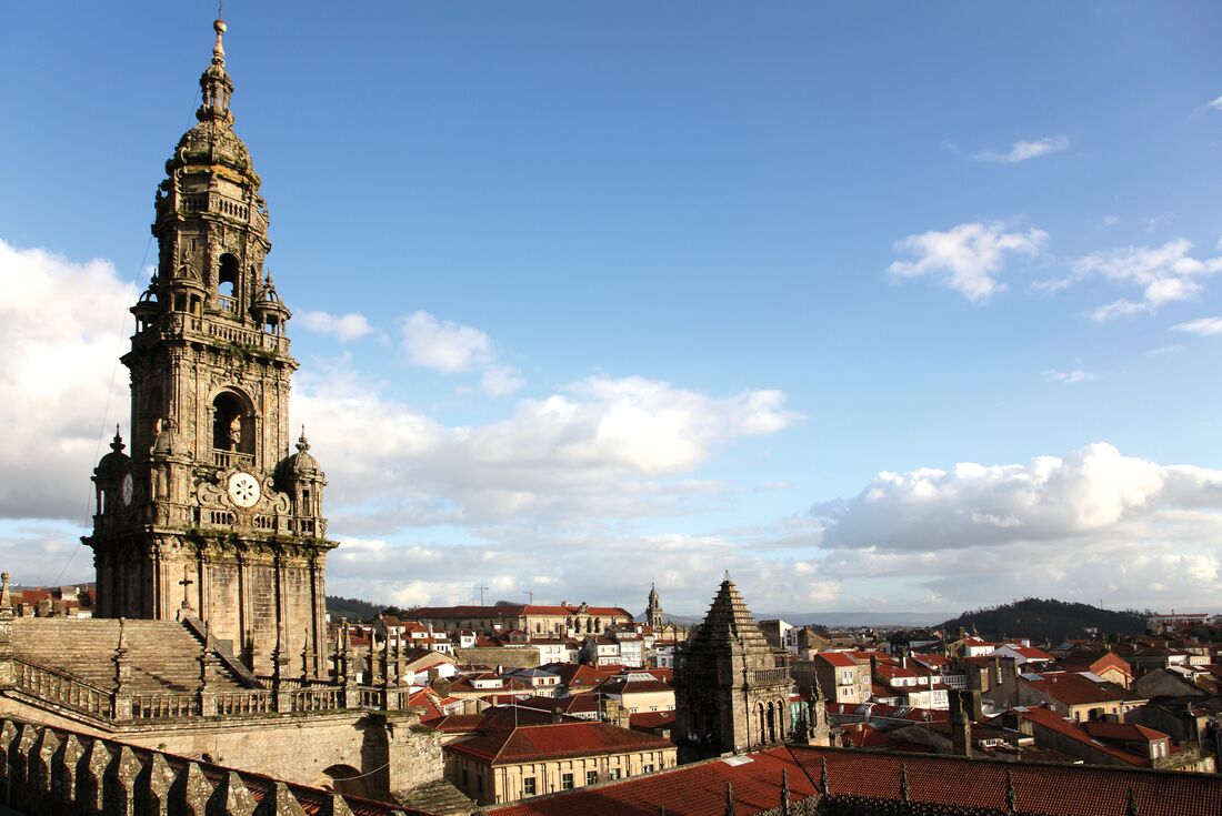 spain_santiago-de-compostela_cathedral-tower