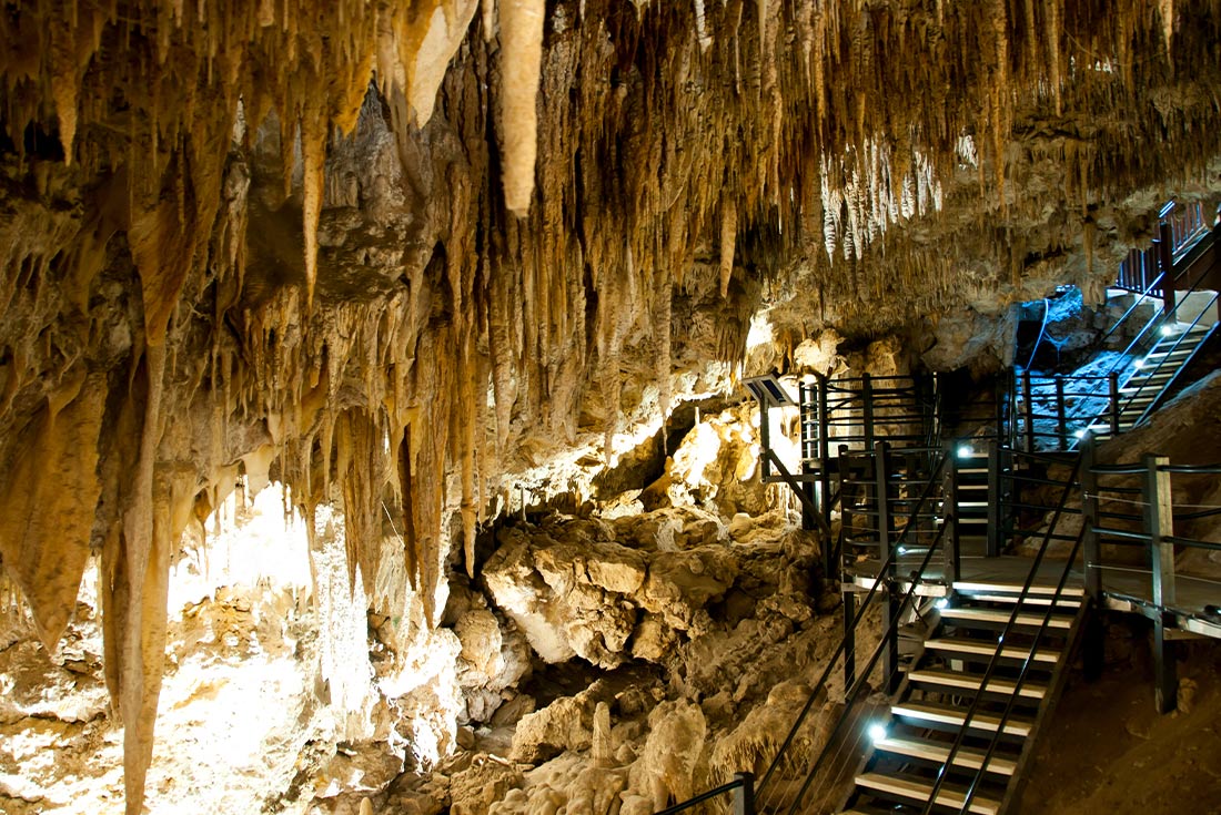 PVKS - Views of inside Yallingup Ngilgi Cave