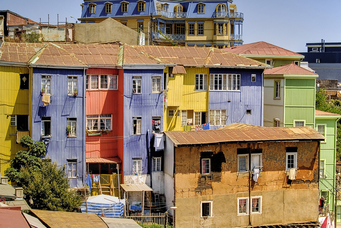 Peregrine Adventures chile valparaiso city colourful houses