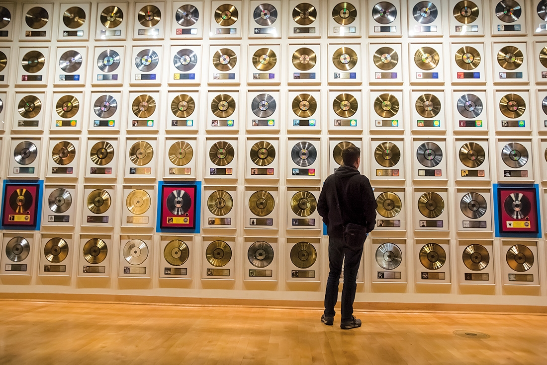 Spend some time at the Country music museum in Nashville, Tennessee