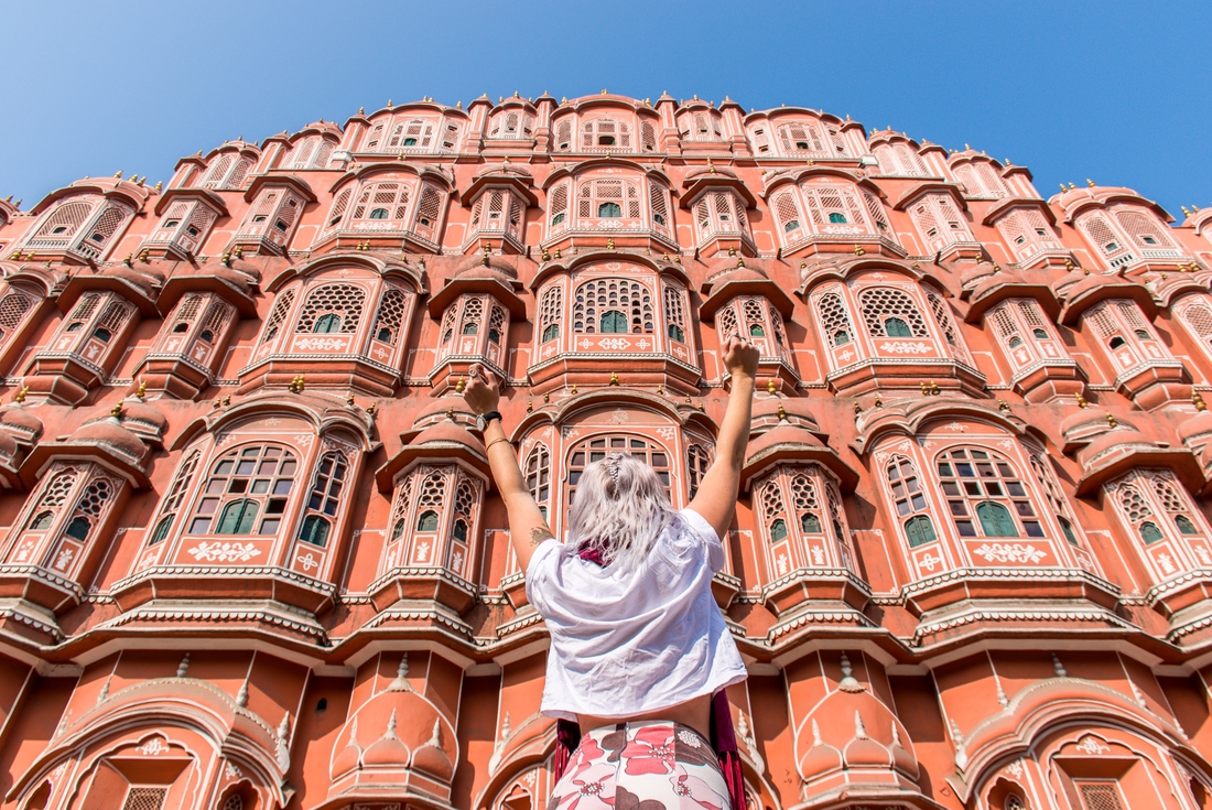 Women in front of the building in Jaipur