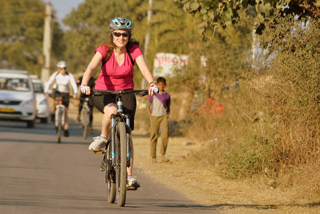 india cycling woman road