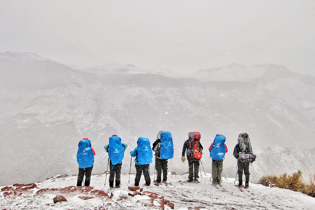 group of hikers in the snow, Grand Canyon, Arizona, USA
